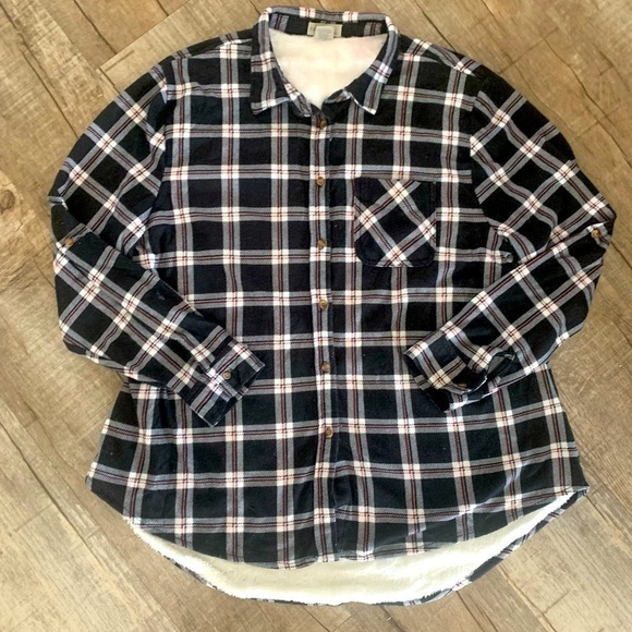 Women's Plaid Fleece Button Down Shirt - Picture 4 of 9